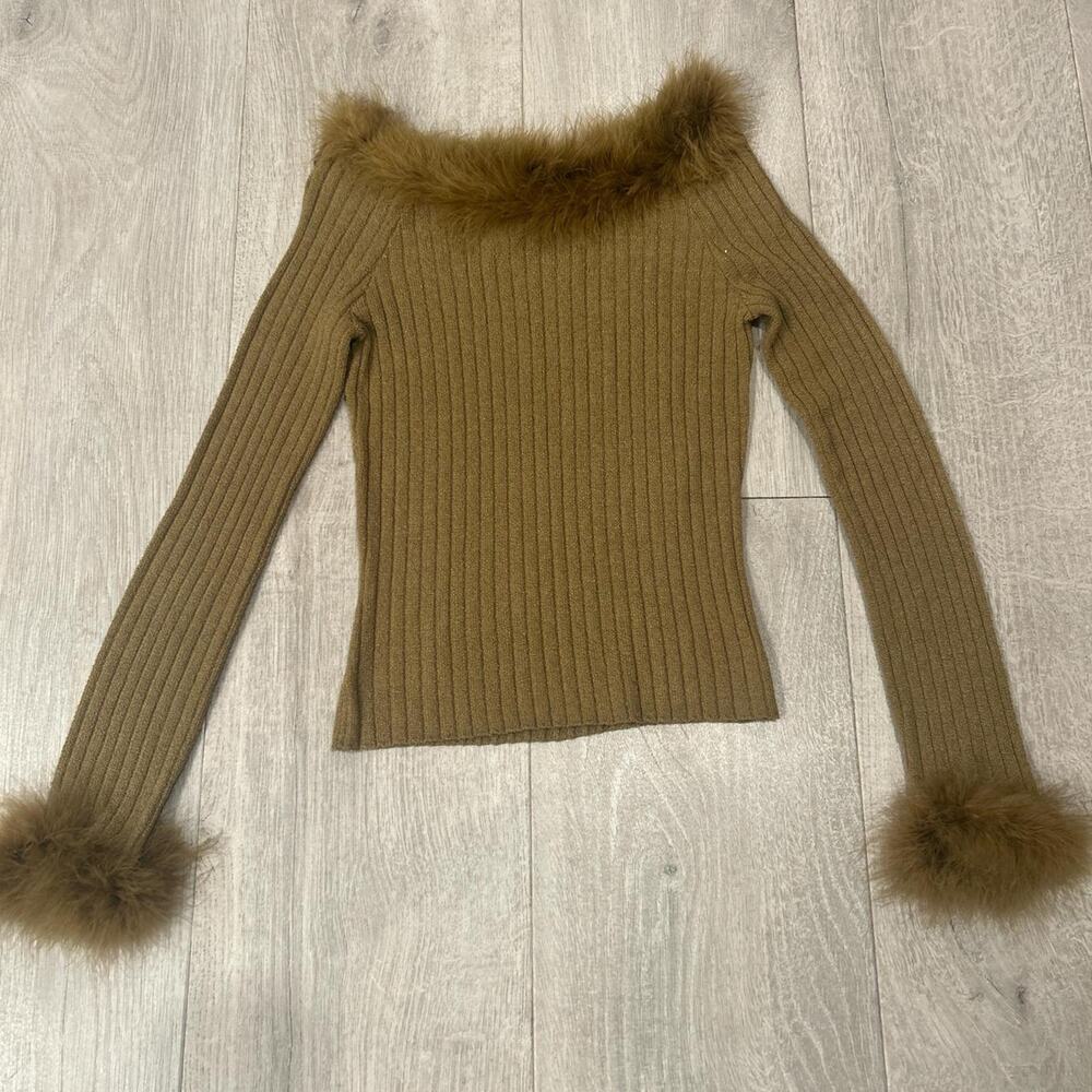 Vintage Like Love long sleeve top with feathered neck and cuffs. Size small.